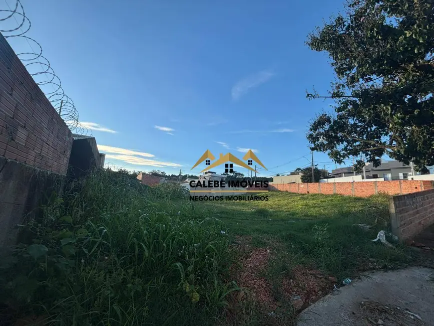 Foto 4 de Terreno / Lote à venda, 281m2 em Tatui - SP