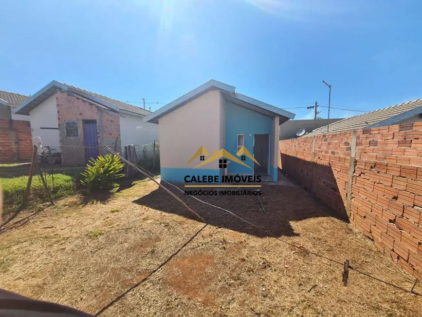 Foto 2 de Casa com 2 quartos à venda, 176m2 em Tatui - SP