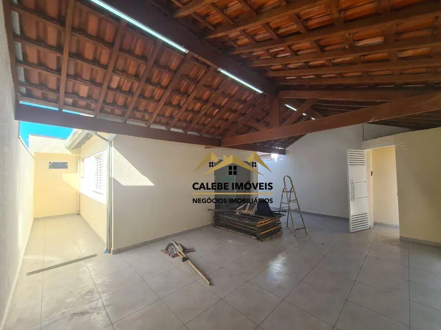 Foto 3 de Casa com 2 quartos à venda, 176m2 em Tatui - SP