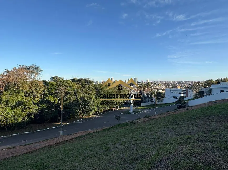 Foto 2 de Terreno / Lote à venda, 450m2 em Bosques do Junqueira, Tatui - SP