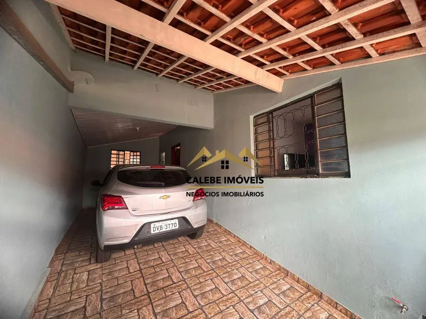 Foto 2 de Casa com 2 quartos à venda, 200m2 em Parque Marajoara, Tatui - SP