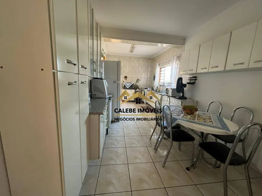 Foto 9 de Casa com 3 quartos à venda, 250m2 em Chácara Junqueira, Tatui - SP