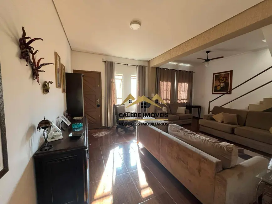 Foto 4 de Casa com 3 quartos à venda, 250m2 em Chácara Junqueira, Tatui - SP