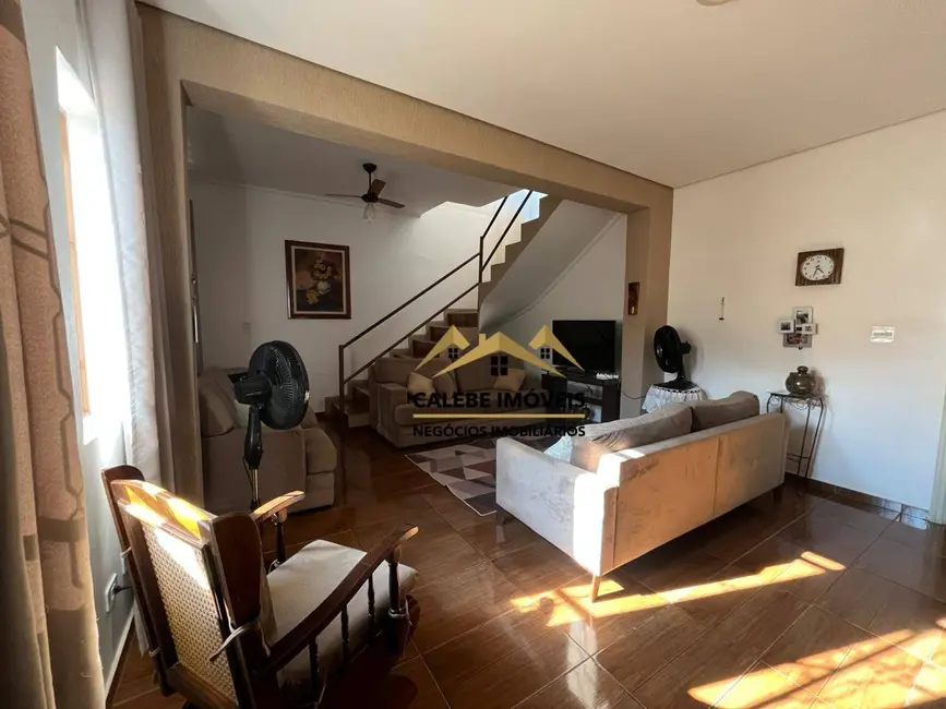 Foto 3 de Casa com 3 quartos à venda, 250m2 em Chácara Junqueira, Tatui - SP