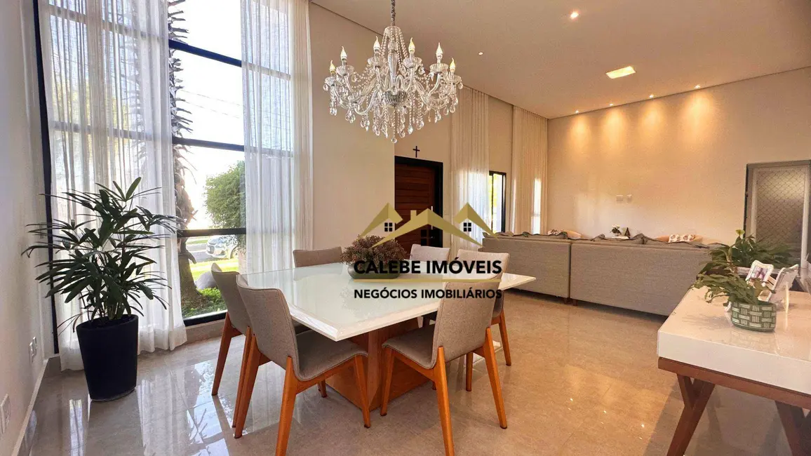 Foto 4 de Casa de Condomínio com 3 quartos à venda, 600m2 em Parque Residencial São Marcos, Tatui - SP