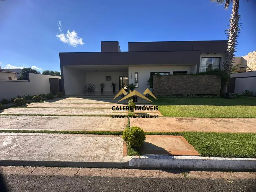 Foto 3 de Casa de Condomínio com 3 quartos à venda, 600m2 em Parque Residencial São Marcos, Tatui - SP