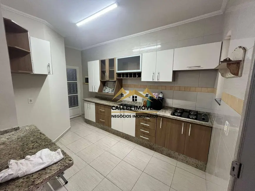 Foto 2 de Casa com 2 quartos à venda, 150m2 em Jardim Planalto, Tatui - SP
