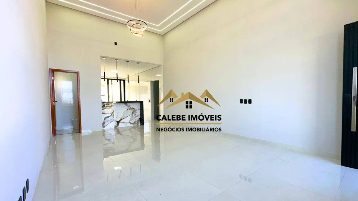 Foto 2 de Casa de Condomínio com 3 quartos à venda, 360m2 em Tatui - SP