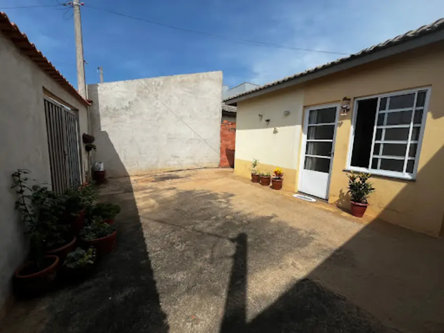 Casa com 2 quartos à venda, 176m2 em Tatui - SP - imagem 4 Foto 4 de Casa com 2 quartos à venda, 176m2 em Tatui - SP