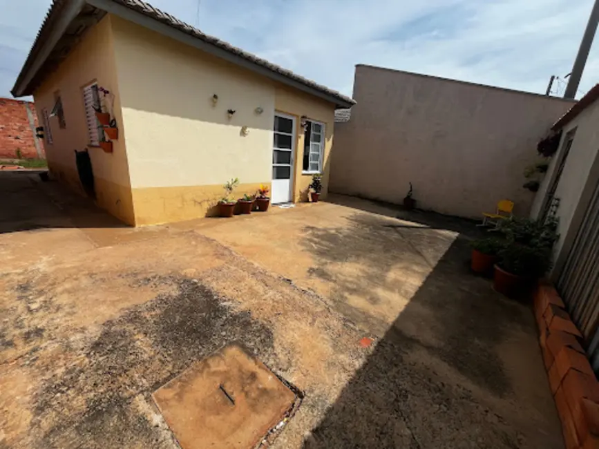 Casa com 2 quartos à venda, 176m2 em Tatui - SP - imagem 3 Foto 3 de Casa com 2 quartos à venda, 176m2 em Tatui - SP