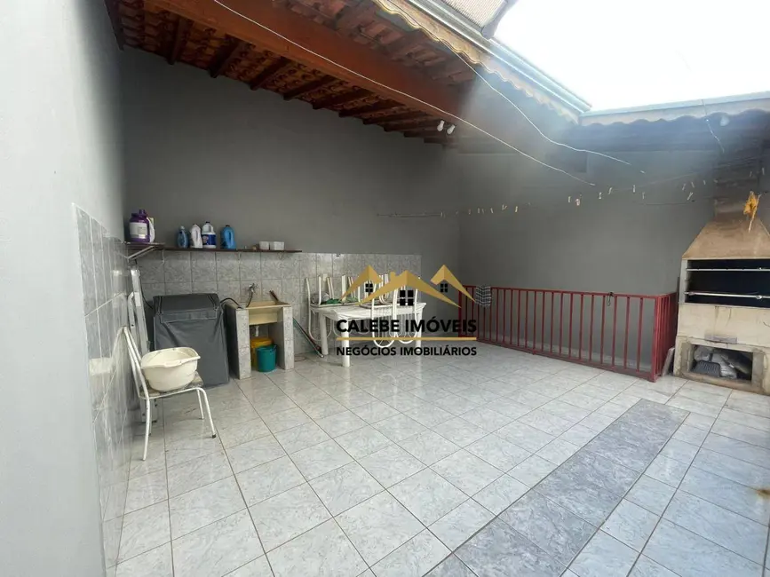 Foto 9 de Sobrado com 4 quartos à venda, 200m2 em Vila Santa Emília, Tatui - SP