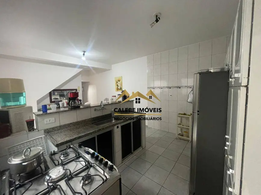 Foto 6 de Sobrado com 4 quartos à venda, 200m2 em Vila Santa Emília, Tatui - SP