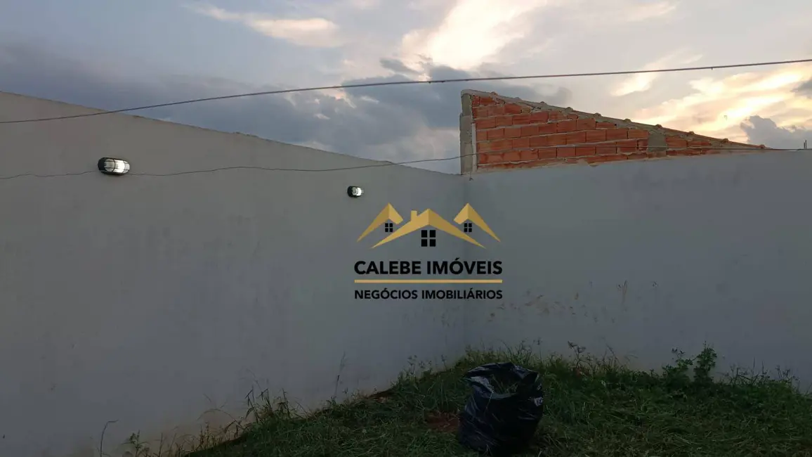 Foto 2 de Casa com 2 quartos à venda, 176m2 em Tatui - SP