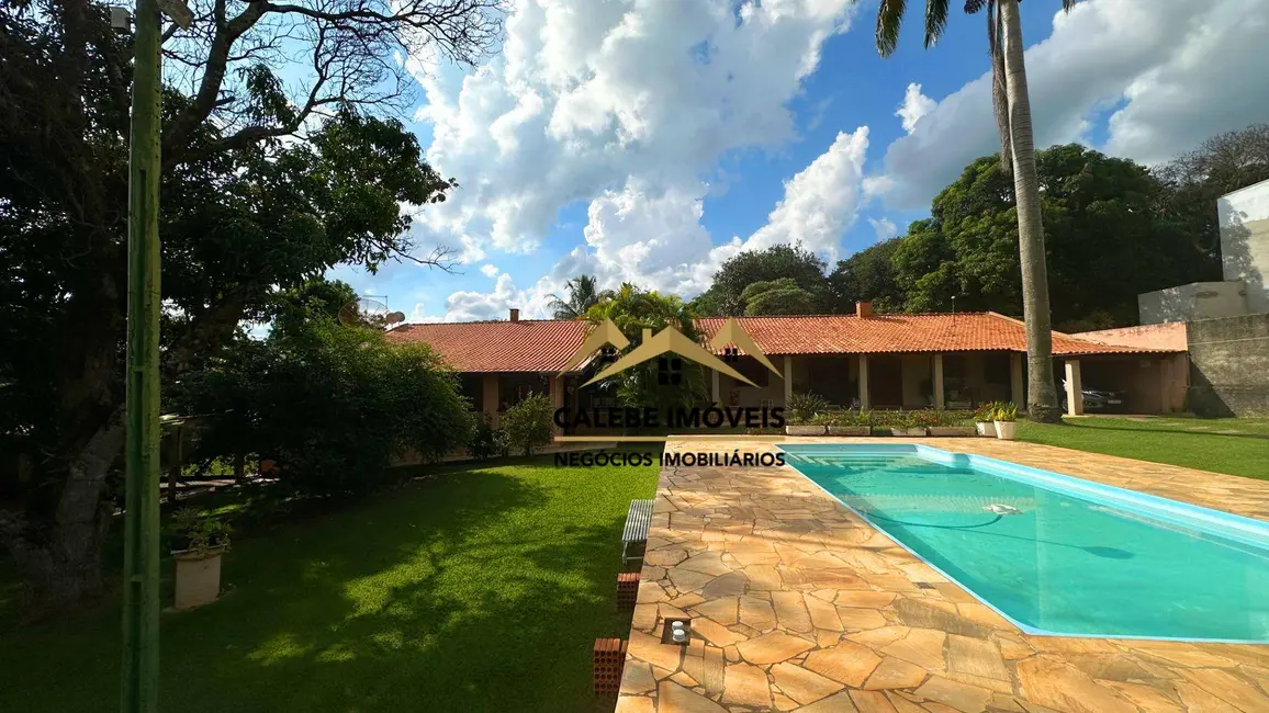 Foto 3 de Chácara com 3 quartos à venda, 2000m2 em Jardim Bela Vista, Tatui - SP