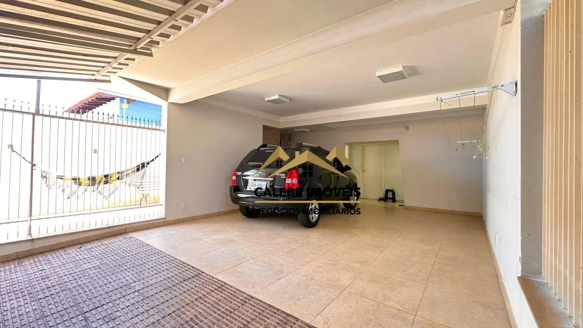 Foto 1 de Casa com 4 quartos à venda, 283m2 em Chácara Junqueira, Tatui - SP