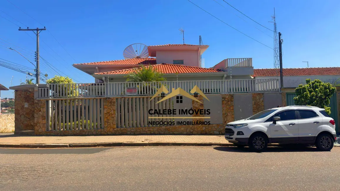 Foto 3 de Casa com 4 quartos à venda, 283m2 em Chácara Junqueira, Tatui - SP