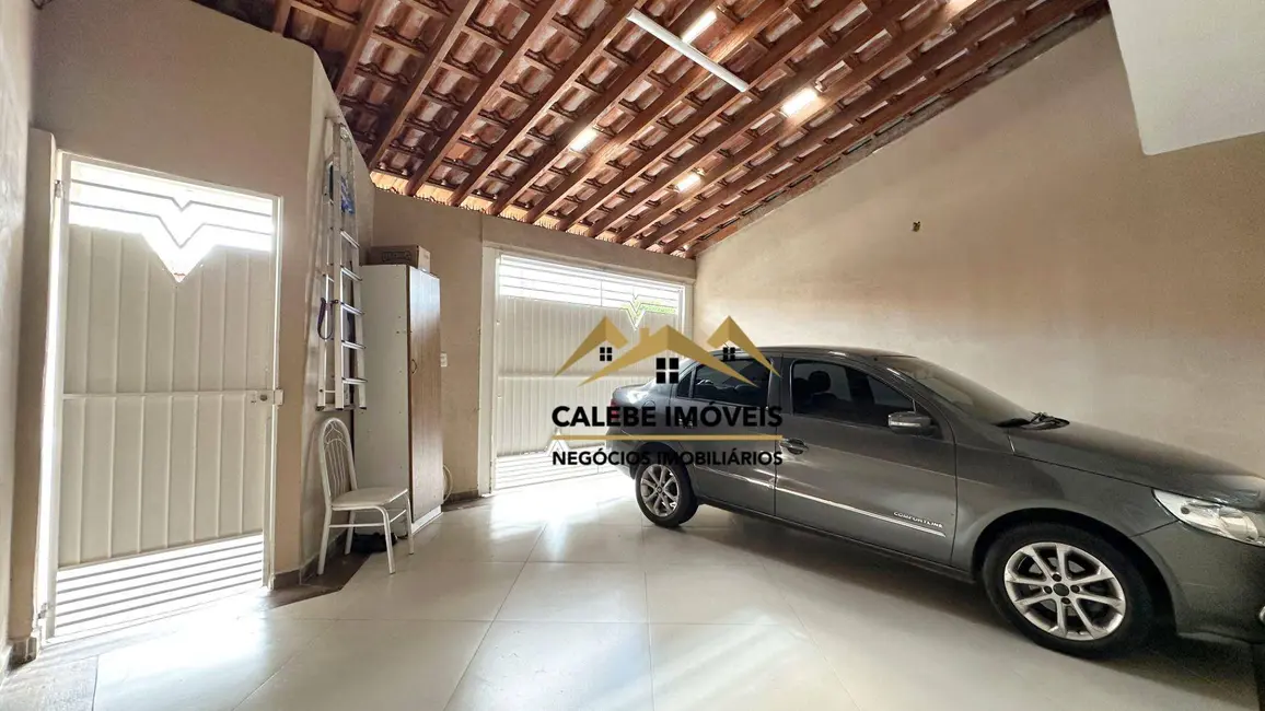 Foto 2 de Casa com 2 quartos à venda, 180m2 em Residencial Donato Flores, Tatui - SP