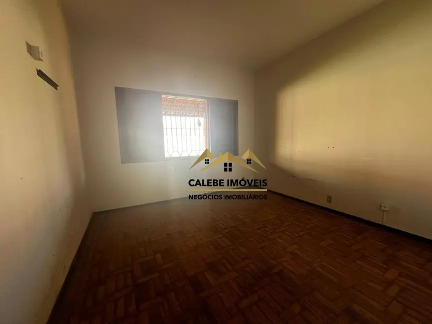 Foto 4 de Casa com 3 quartos à venda, 600m2 em Vila Paulina, Tatui - SP