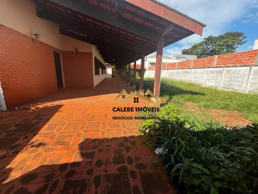 Foto 2 de Casa com 3 quartos à venda, 600m2 em Vila Paulina, Tatui - SP