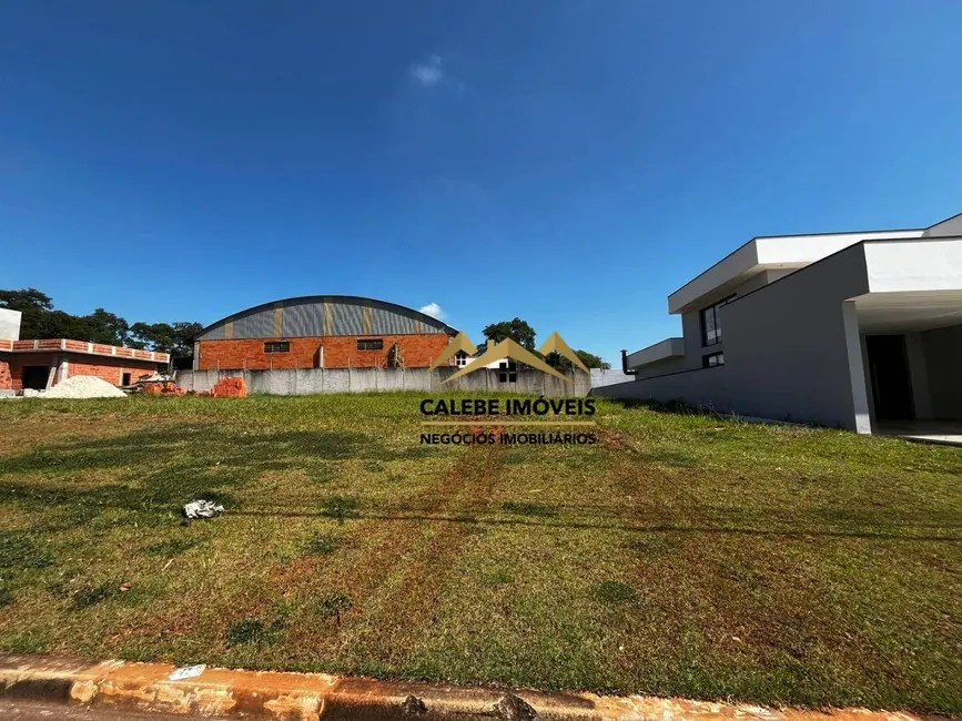 Foto 1 de Terreno / Lote à venda, 360m2 em Tatui - SP