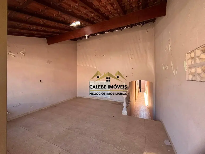 Foto 2 de Casa com 3 quartos à venda, 140m2 em Chácara Junqueira, Tatui - SP