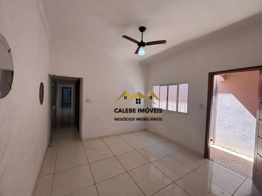 Foto 3 de Casa com 3 quartos à venda, 140m2 em Chácara Junqueira, Tatui - SP
