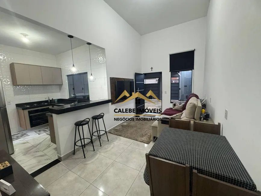 Foto 4 de Casa com 2 quartos à venda, 182m2 em Tatui - SP