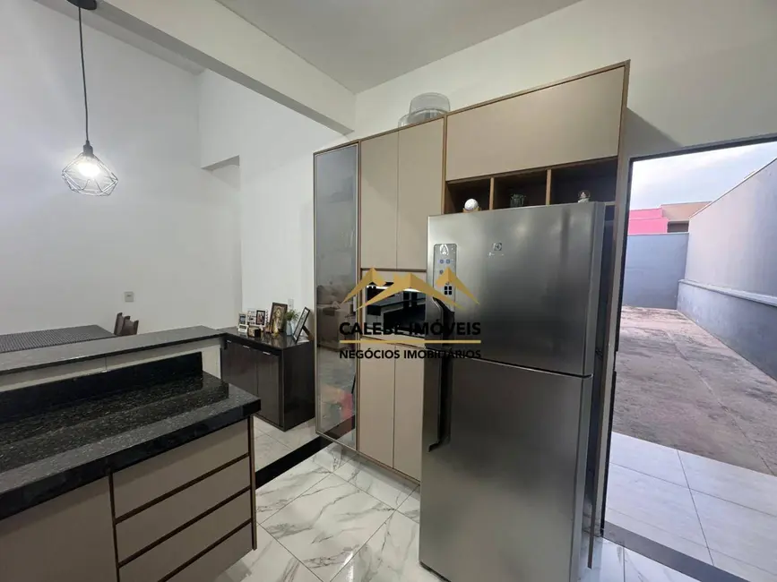 Foto 5 de Casa com 2 quartos à venda, 182m2 em Tatui - SP