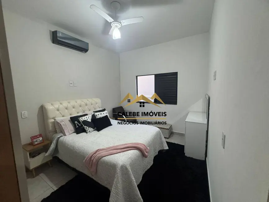 Foto 9 de Casa com 2 quartos à venda, 182m2 em Tatui - SP
