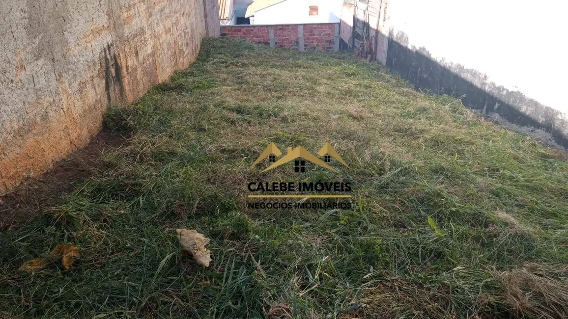 Foto 1 de Terreno / Lote à venda, 132m2 em Tatui - SP