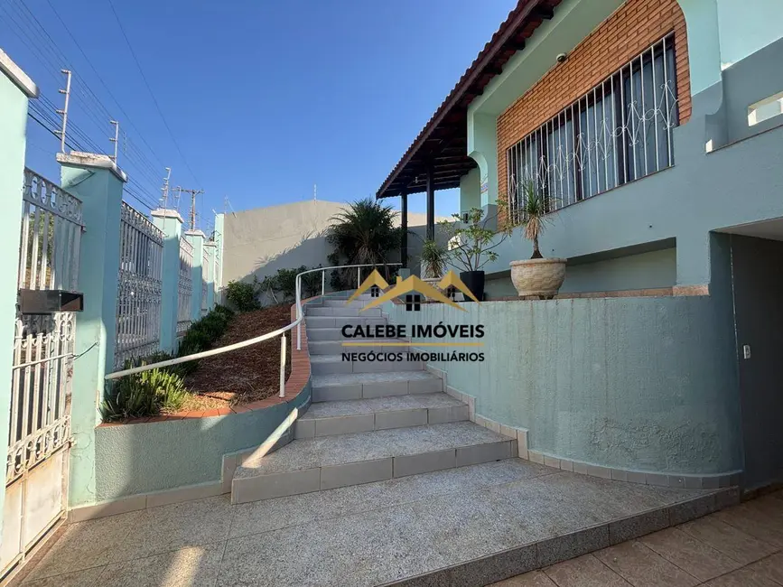 Foto 1 de Casa com 5 quartos à venda, 306m2 em Nova Tatuí, Tatui - SP