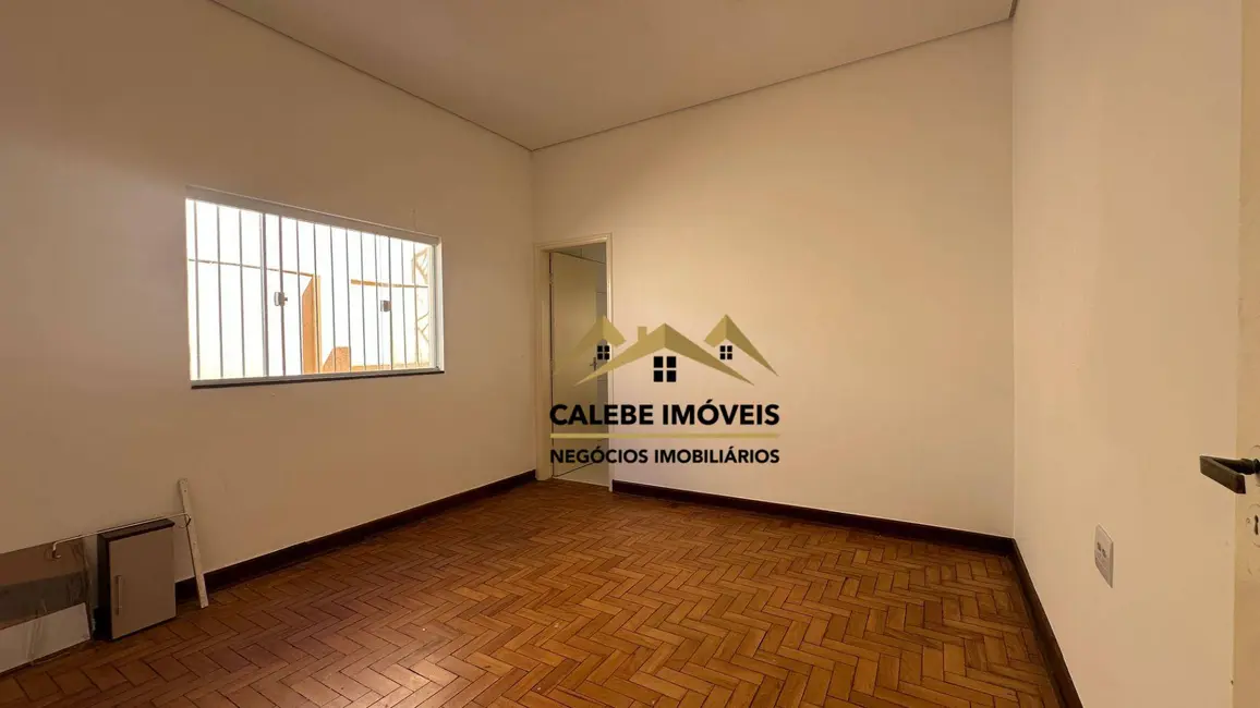 Foto 5 de Casa com 4 quartos à venda, 235m2 em Centro, Tatui - SP