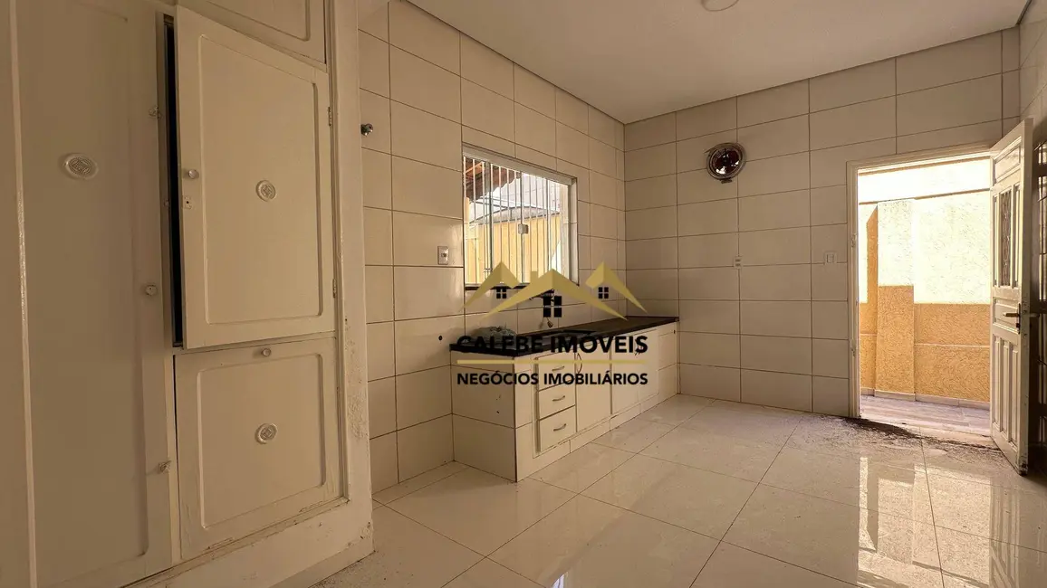 Foto 6 de Casa com 4 quartos à venda, 235m2 em Centro, Tatui - SP