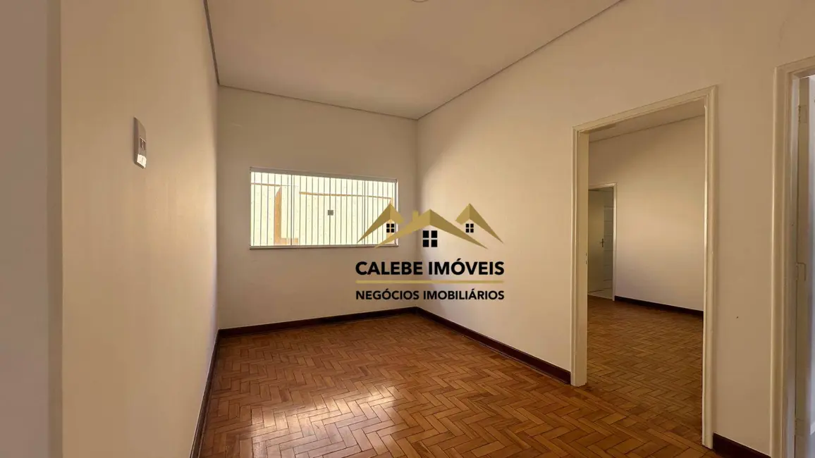 Foto 3 de Casa com 4 quartos à venda, 235m2 em Centro, Tatui - SP