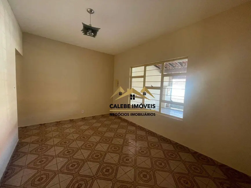 Casa com 2 quartos à venda, 150m2 em Jardim Wanderley, Tatui - SP - imagem 3 Foto 3 de Casa com 2 quartos à venda, 150m2 em Jardim Wanderley, Tatui - SP