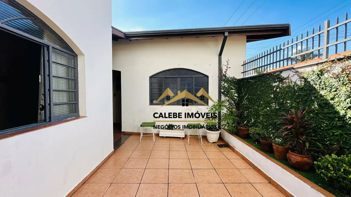 Foto 3 de Sobrado com 4 quartos à venda, 150m2 em Centro, Tatui - SP