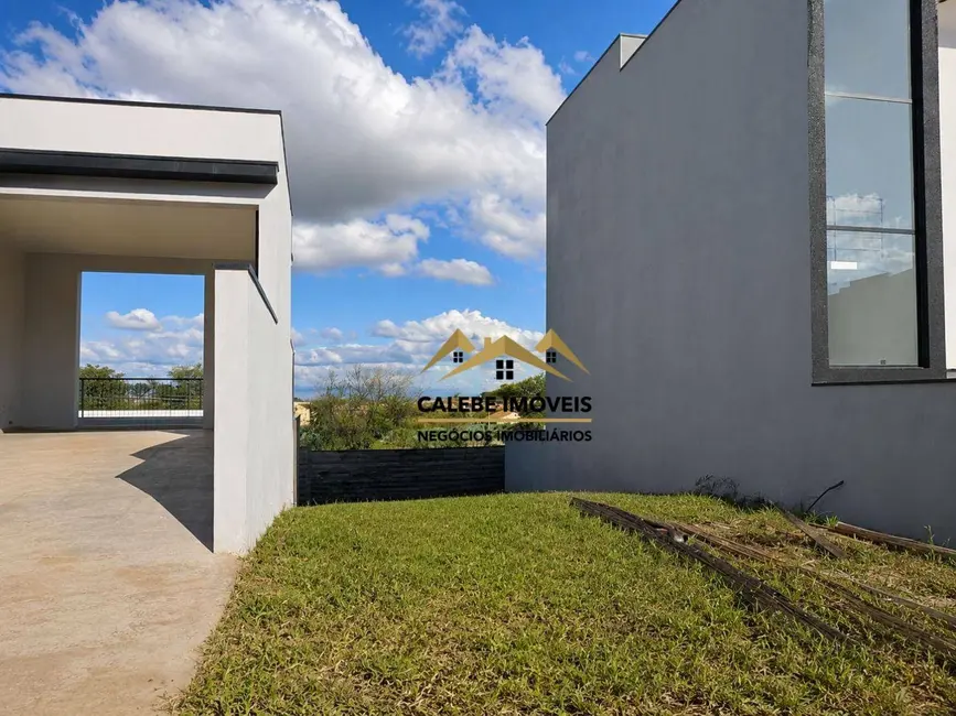 Foto 1 de Terreno / Lote à venda, 175m2 em Tatui - SP