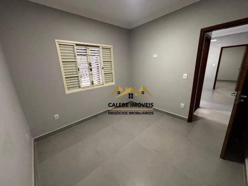 Foto 5 de Casa com 2 quartos à venda, 275m2 em Jardim Andrea Ville, Tatui - SP
