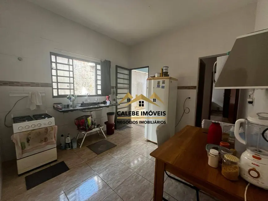Casa com 2 quartos para alugar, 125m2 em Jardim Santa Rita de Cássia, Tatui - SP - imagem 6 Foto 6 de Casa com 2 quartos para alugar, 125m2 em Jardim Santa Rita de Cássia, Tatui - SP