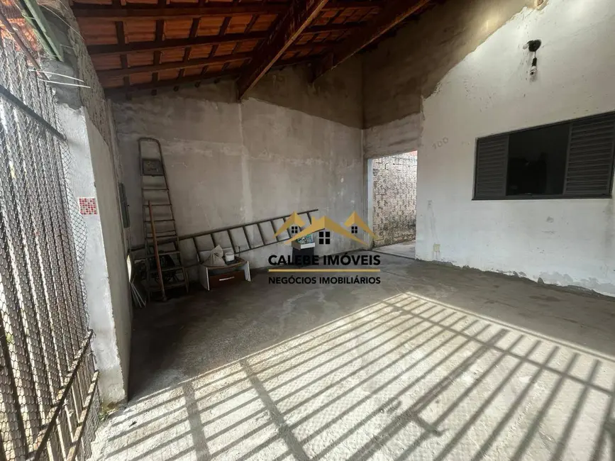 Casa com 2 quartos para alugar, 125m2 em Jardim Santa Rita de Cássia, Tatui - SP - imagem 2 Foto 2 de Casa com 2 quartos para alugar, 125m2 em Jardim Santa Rita de Cássia, Tatui - SP