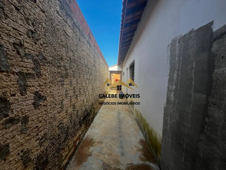 Casa com 2 quartos para alugar, 125m2 em Jardim Santa Rita de Cássia, Tatui - SP - imagem 3 Foto 3 de Casa com 2 quartos para alugar, 125m2 em Jardim Santa Rita de Cássia, Tatui - SP