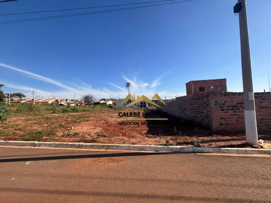 Foto 1 de Terreno / Lote à venda, 192m2 em Tatui - SP