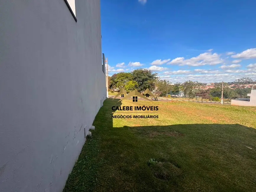 Foto 2 de Terreno / Lote à venda, 175m2 em Tatui - SP