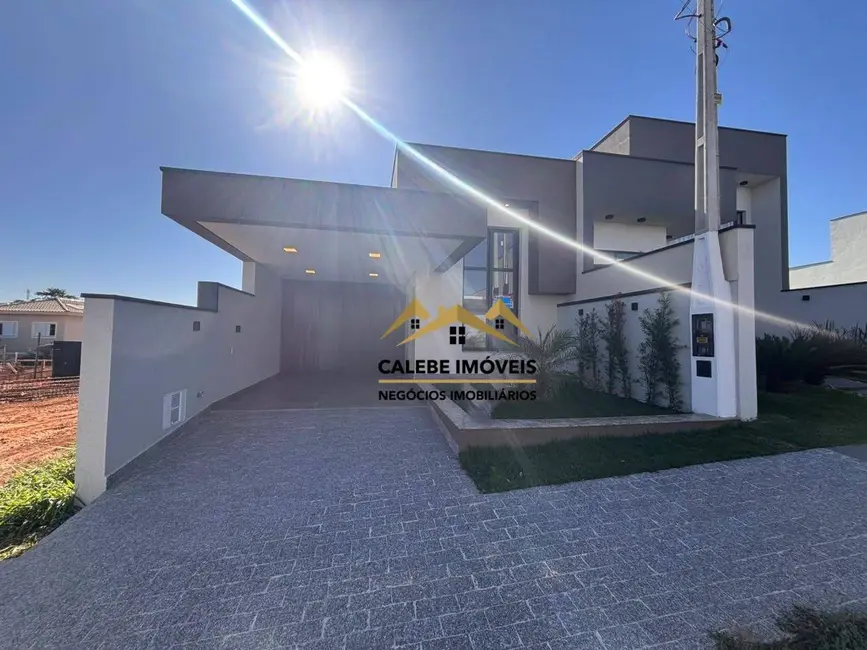 Foto 1 de Casa de Condomínio com 3 quartos à venda, 175m2 em Tatui - SP