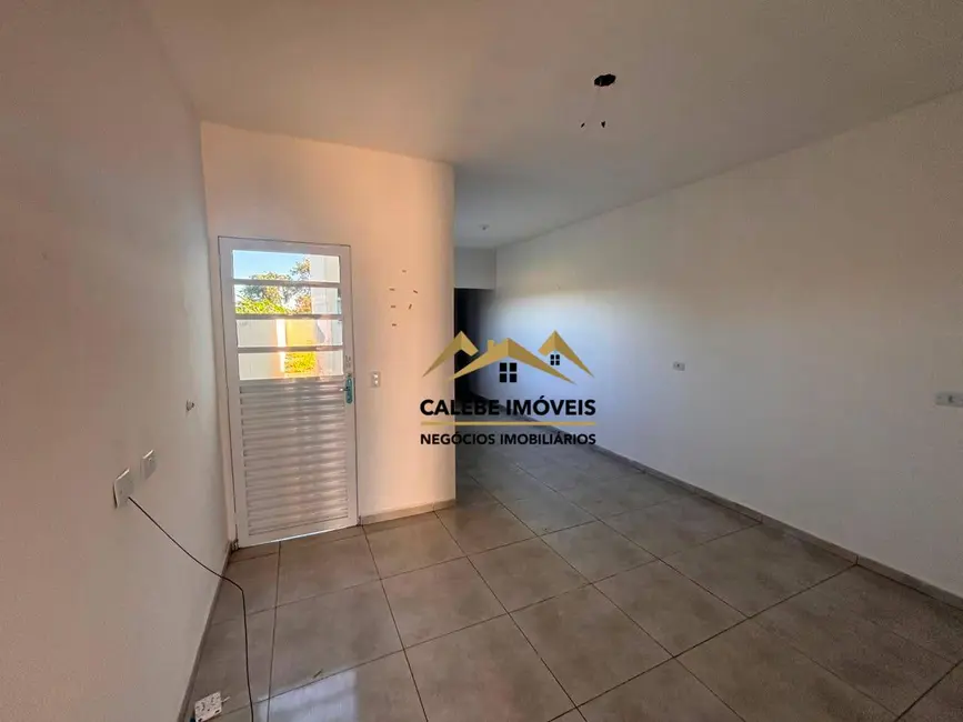 Casa com 2 quartos à venda, 120m2 em Tatui - SP - imagem 3 Foto 3 de Casa com 2 quartos à venda, 120m2 em Tatui - SP
