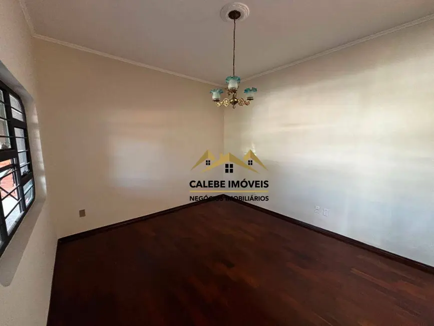 Foto 2 de Casa com 3 quartos à venda, 390m2 em Jardim Rosa Garcia, Tatui - SP