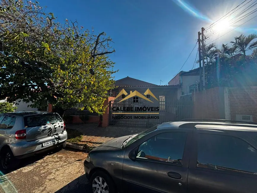 Foto 1 de Casa com 3 quartos à venda, 390m2 em Jardim Rosa Garcia, Tatui - SP