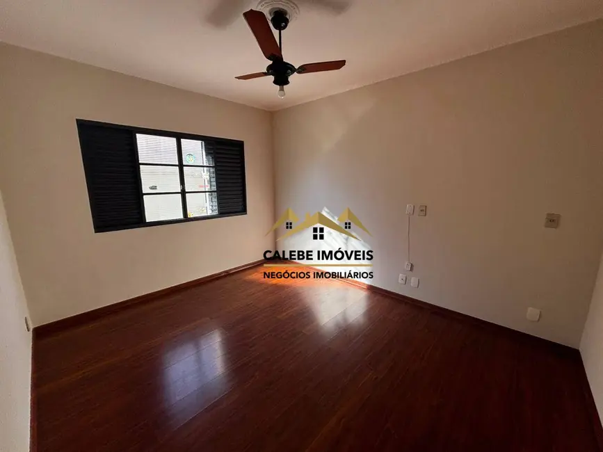 Foto 4 de Casa com 3 quartos à venda, 390m2 em Jardim Rosa Garcia, Tatui - SP