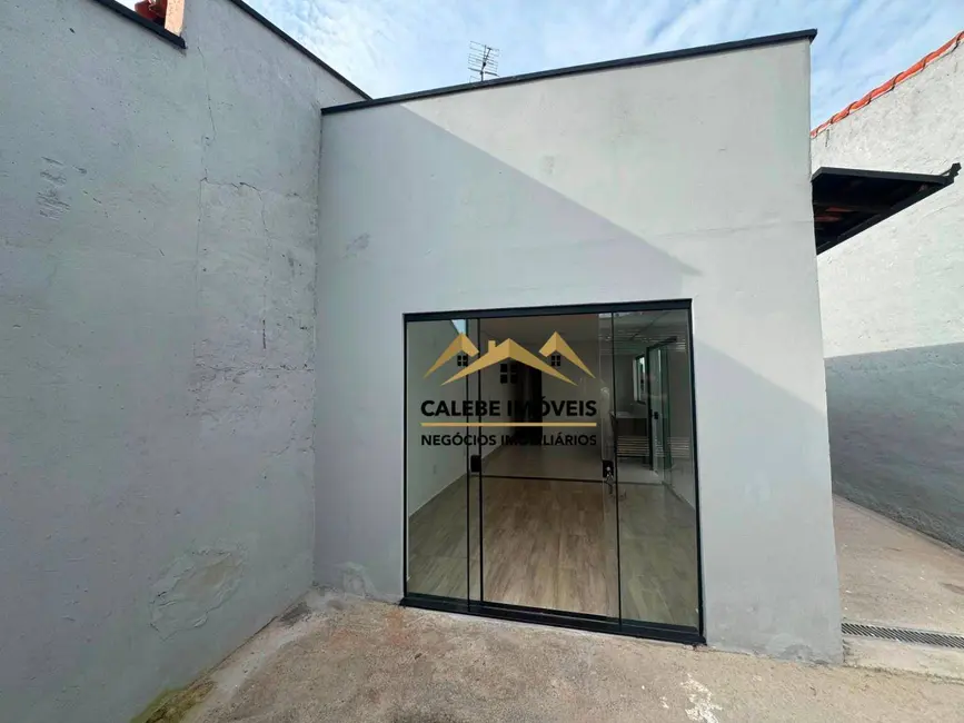 Foto 2 de Casa com 3 quartos à venda, 150m2 em Jardim Lucila, Tatui - SP