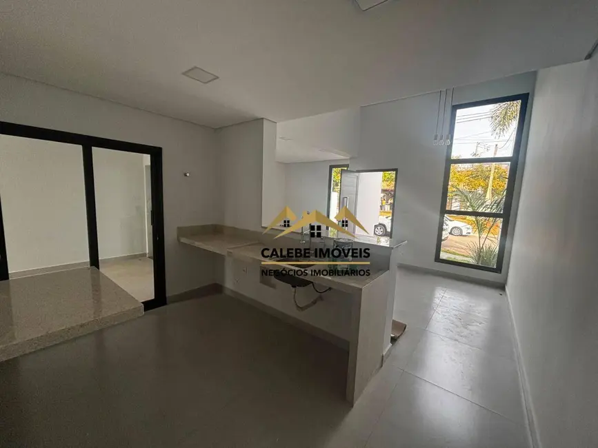 Casa de Condomínio com 3 quartos à venda, 175m2 em Tatui - SP - imagem 3 Foto 3 de Casa de Condomínio com 3 quartos à venda, 175m2 em Tatui - SP